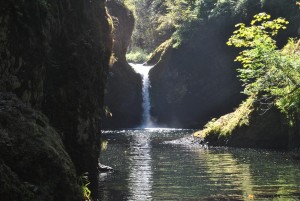Eagle Creek Trail - Punch Bowl Falls